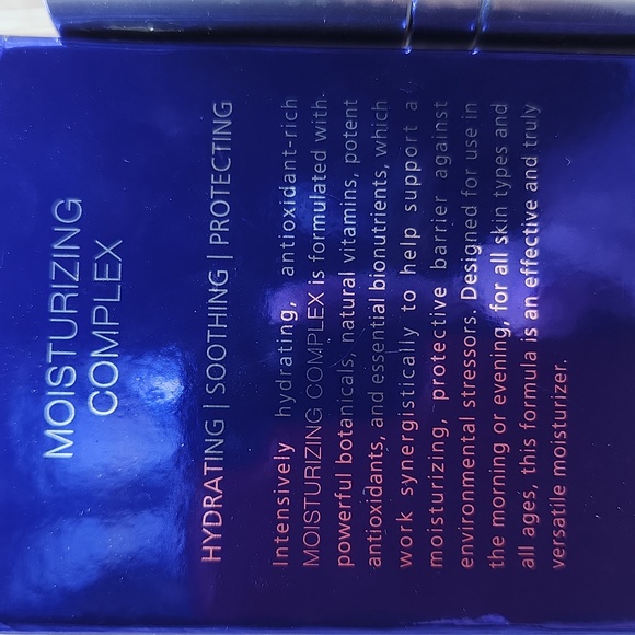 iS Clinical Moisturizing Complex 50g ** - Picture 3 of 7